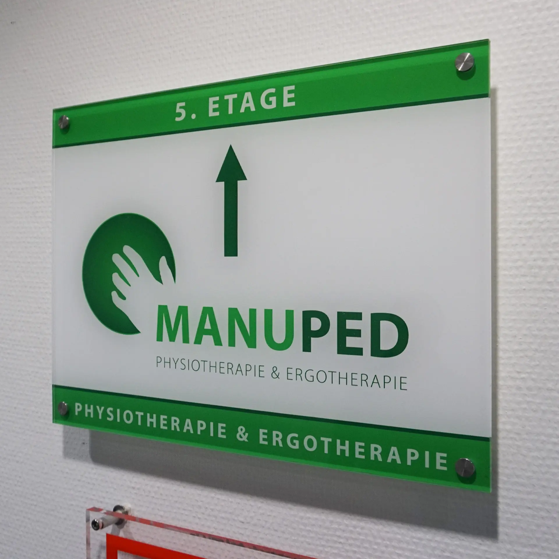 Werbeschild aus Acryglas für Manuped von AR Display